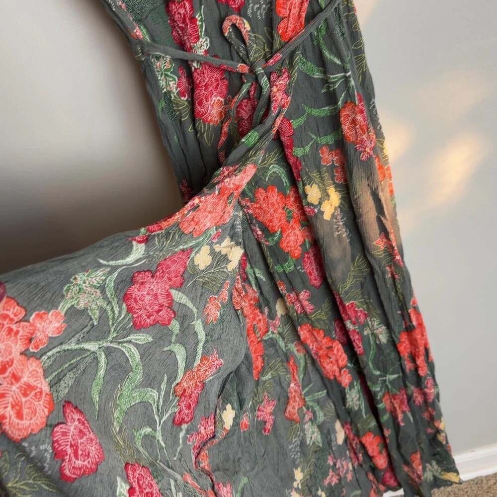 Patrons of Peace Floral Wrap Maxi Dress Size Medium Rayon Short Sleeve Women’s - Picture 6 of 8